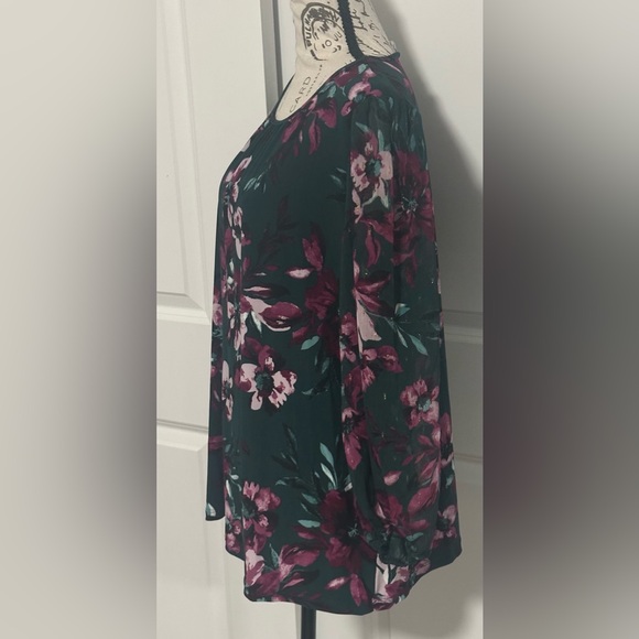 Kasper Dark Green and Pink Floral Blouse - Picture 3 of 8